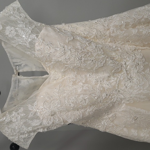 Pre-Owned Oleg Cassini Plus Size Wedding Dress - Picture 6 of 9